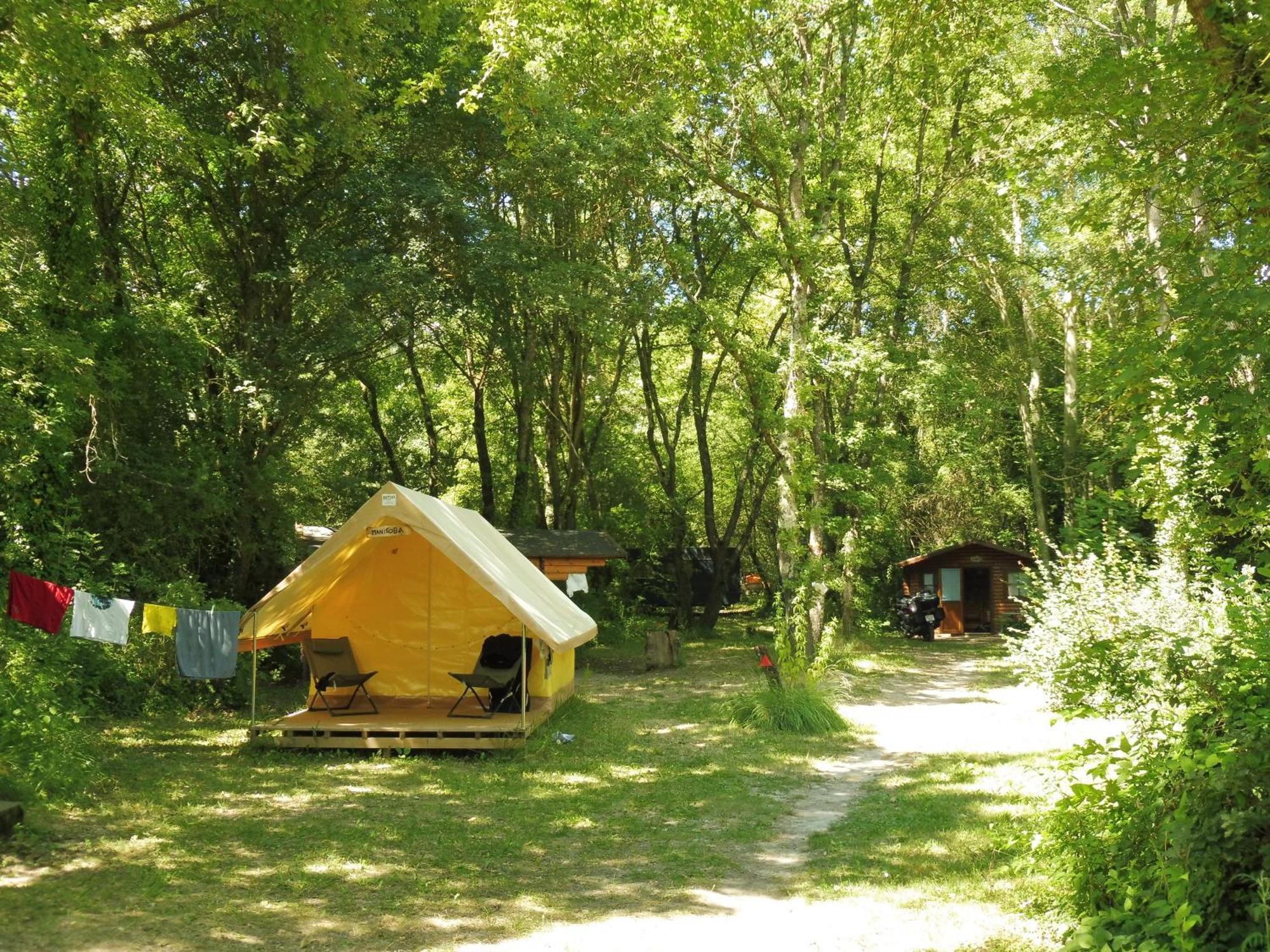 Camping La Vaugelette - Drome Montclar-sur-Gervanne Exteriör bild